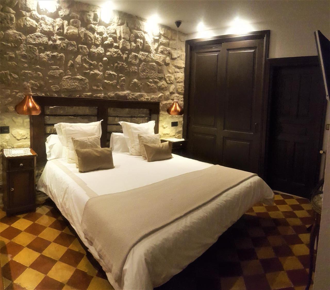 Mayor De Migueloa Hotel